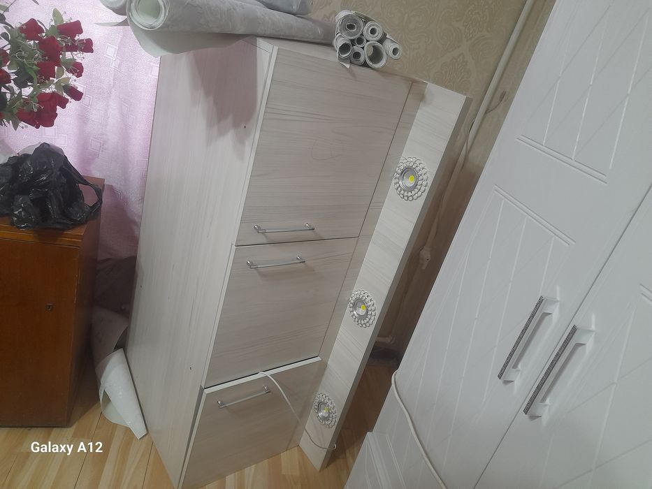 Продам большой шкаф.