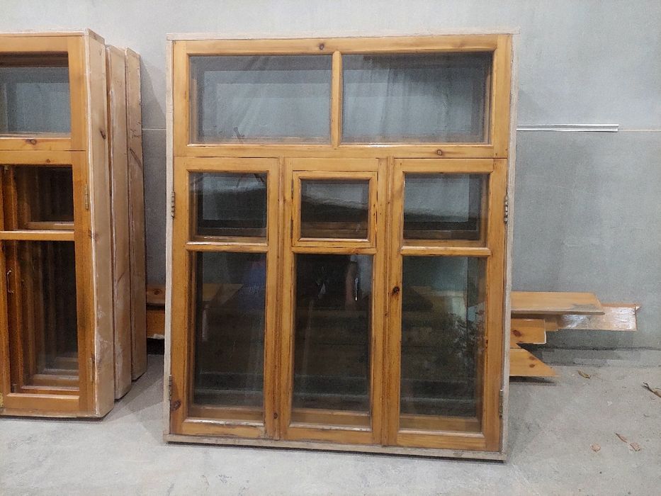 Yog'och  oyna romla,ikki qavatligiyam bor