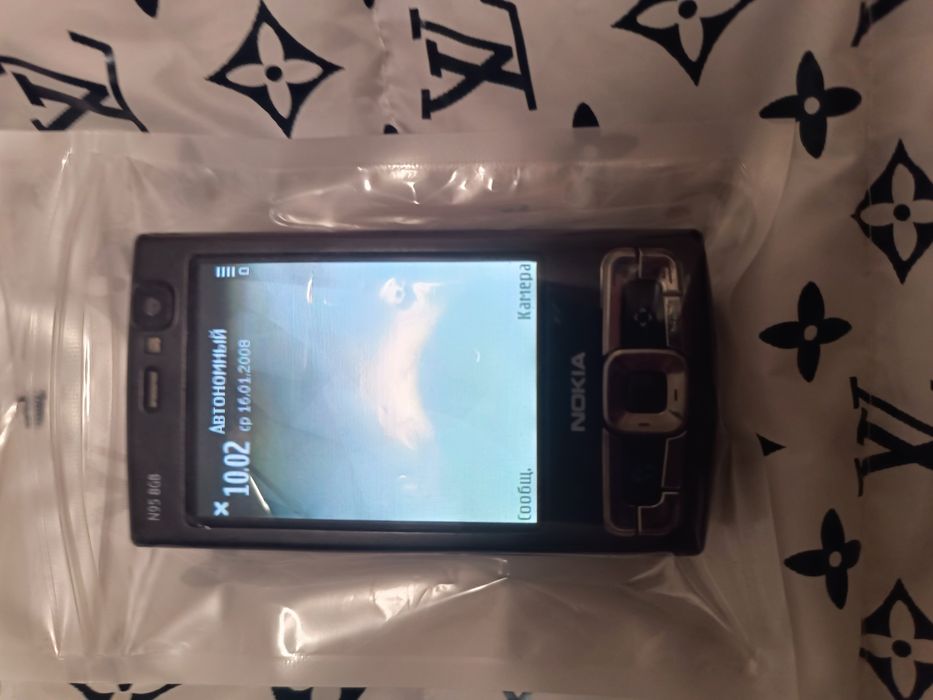 Assalom alekum Telefon Sotiladi Original Nokia N95 8Gb