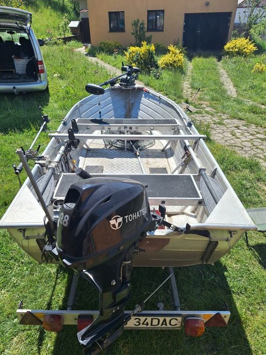 Vand barca de aluminiu peridoc si motoare