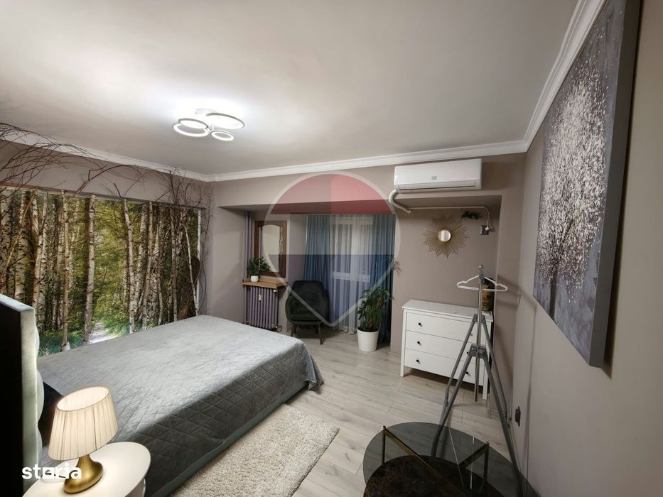 DE INCHIRIAT Apartament cu 3 camere în zona P-ta Alba Iulia