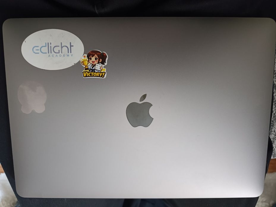 Macbook air m1, 256 гб
