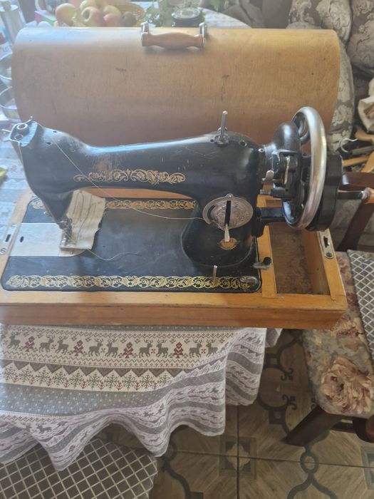 Продам швейную ручную машинку