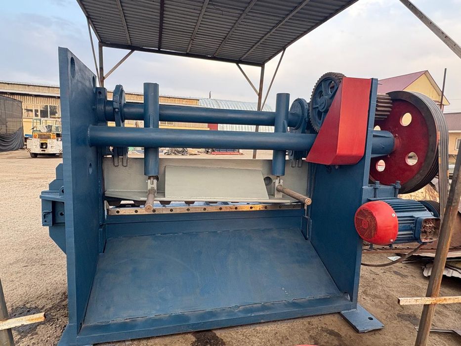 Продается гильотина 12мм/2000мм