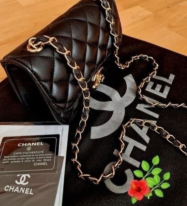 Geanta Chanel mini ,l9go metalic auriu, saculet, etichetă incluse