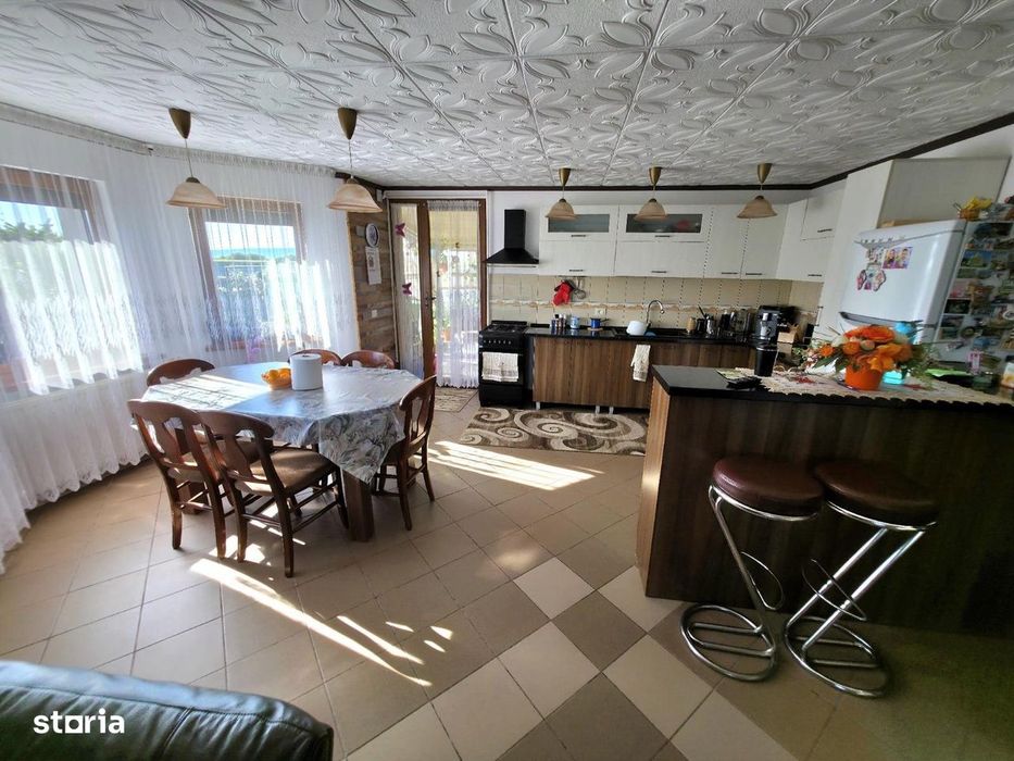 Proprietar vând casa 5 Camere.