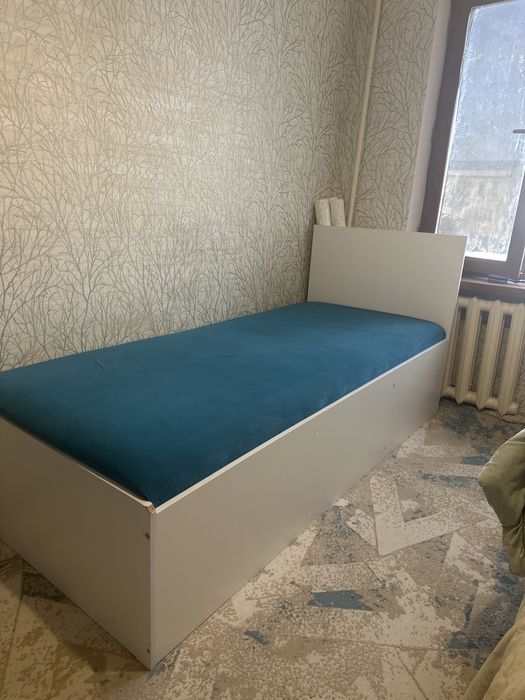 Кровать б/у  почти новый
