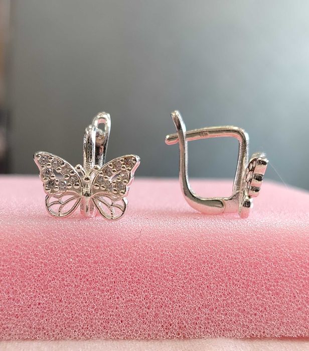 Сребърни обеци 925 „Пеперуди“ с бели циркони – елегантни