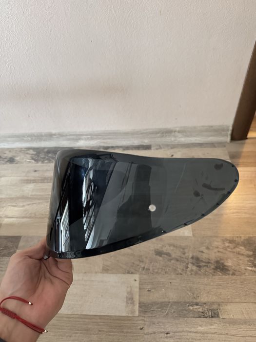 Продавам тъмен визьор за SHOEI NXR2