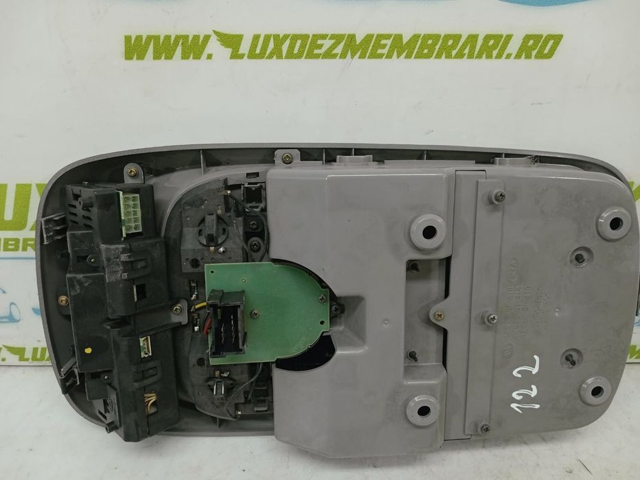 Plafoniera OK53E 51 410 Kia Sorento 1 (2002 - 2006)