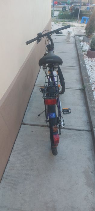 Bicicleta disponibila pentru vânzare