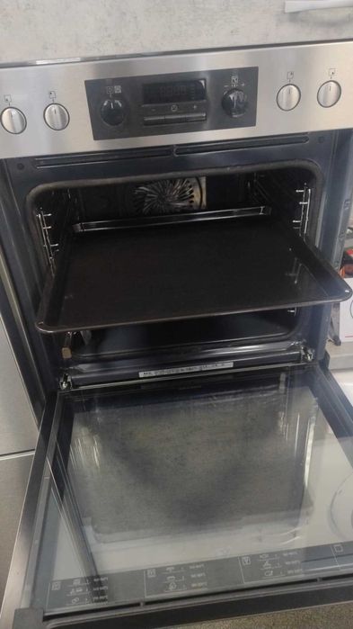 A+ Фурна за вграждане Aeg-Аег 72 литра Inox Пиролитично самопочистване