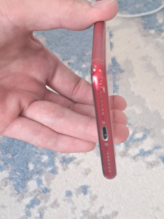 Айфон се 2020...