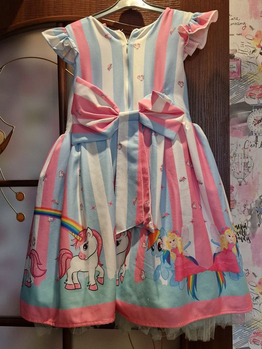 Платье на девочку