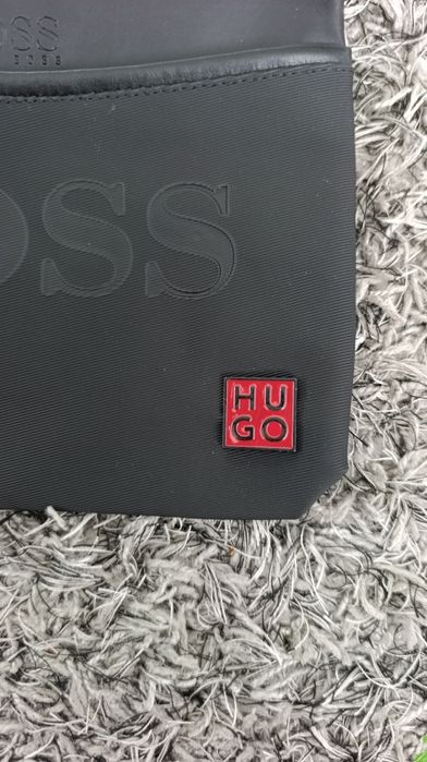 Hugo Boss нова чанта за ръка/под рамо клъч