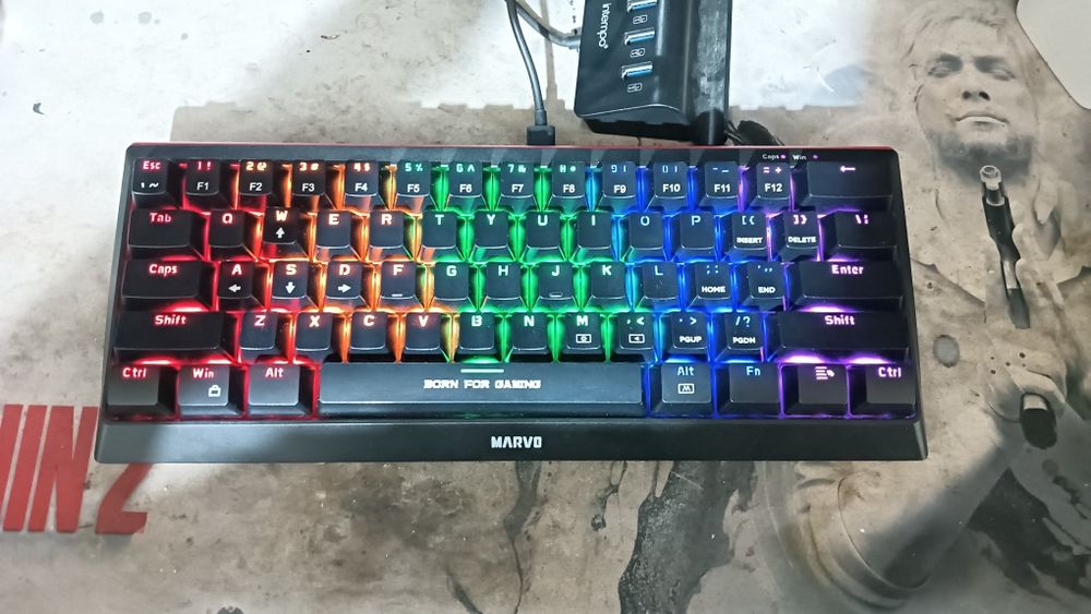 Vând tastatura  gaming