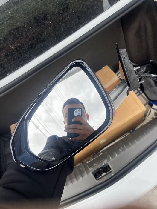 Продается BYD han боковой стекло