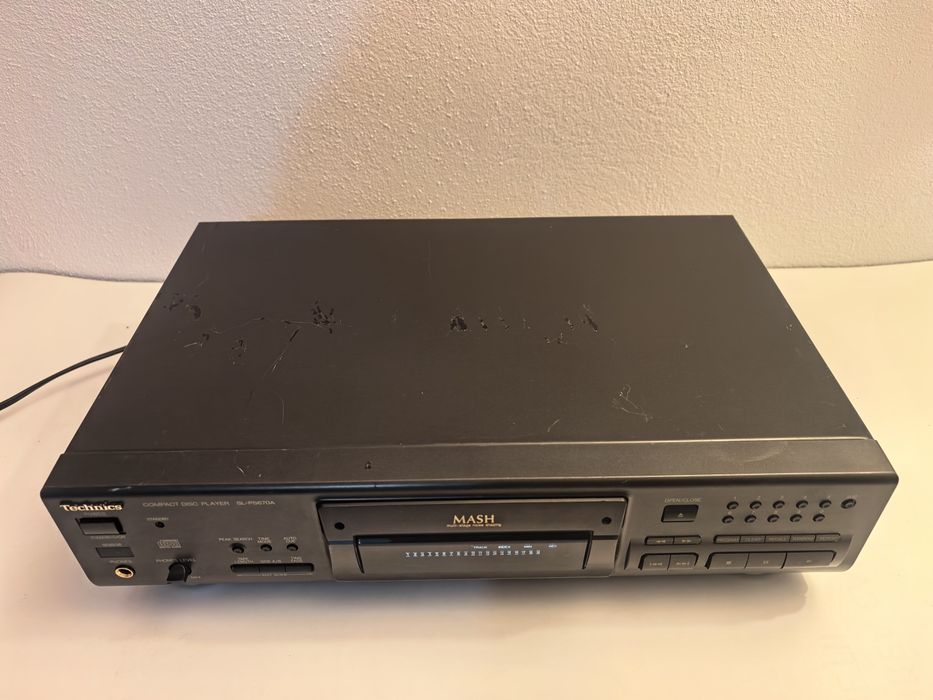 CD Player Technics SL PS670A cu telecomanda originala