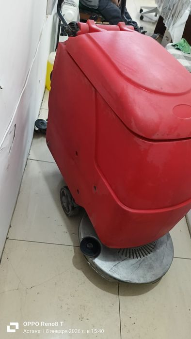 Поломоечная машинка