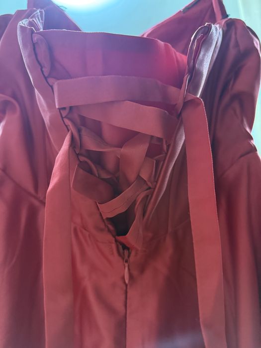 Вечерна рокля.