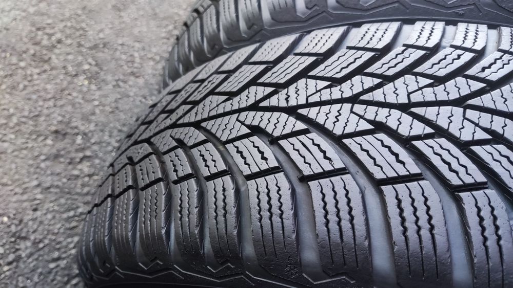 4броя зимни гуми 195/65/15 Continental   Winter Contact Ts870