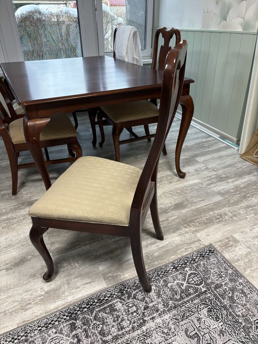 Стол обеденный и 6 стульев