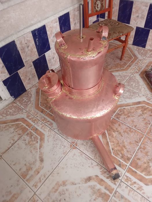Vând un cazan de făcut țuică la capacitate de 130 l cu toate accesorii