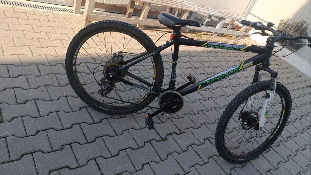Bicicleta cu roti de 26”