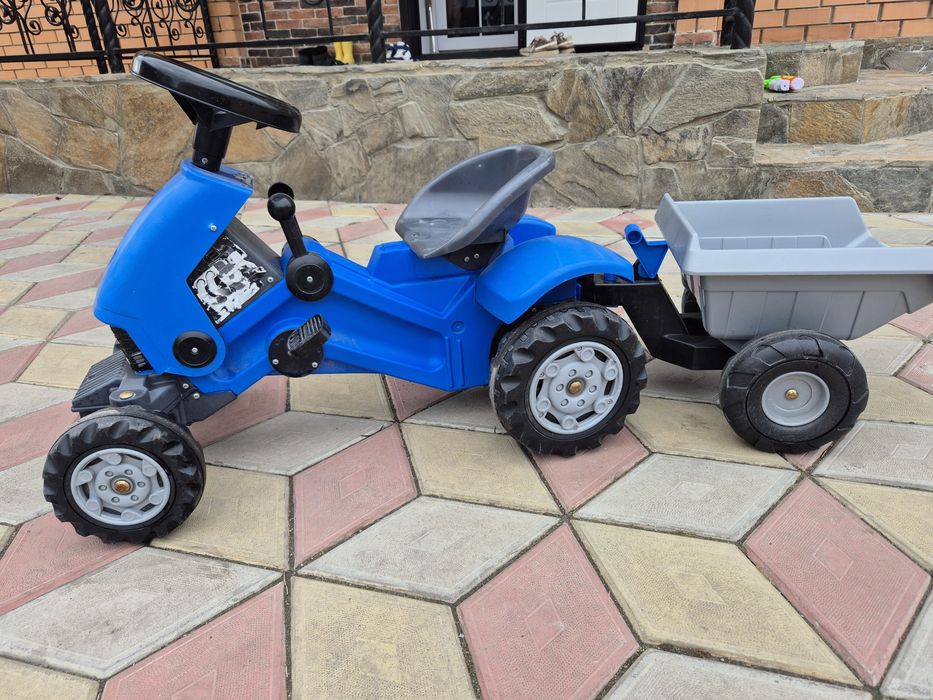 Продам детский трактор.