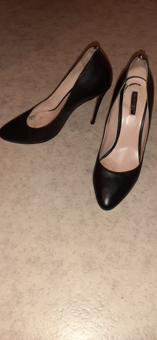 Продам женские туфли
