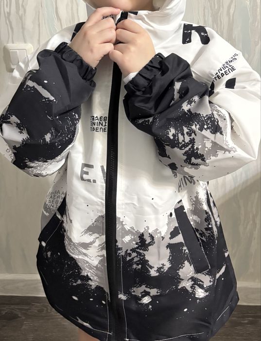 Куртка ветровка стильная