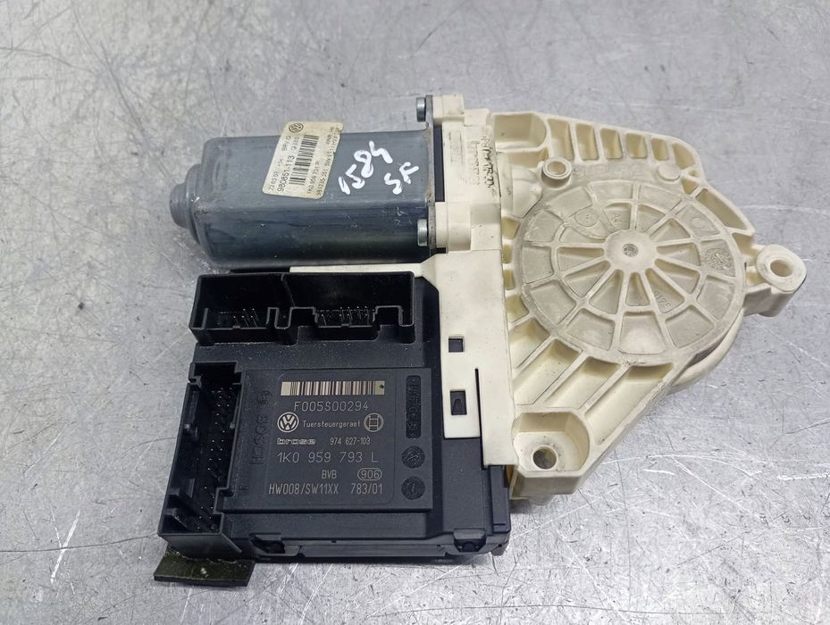 Motoras geam stanga fata 1K0959701P Volkswagen Passat B6 (2005 - 2010) 2.0 tdi BMR
