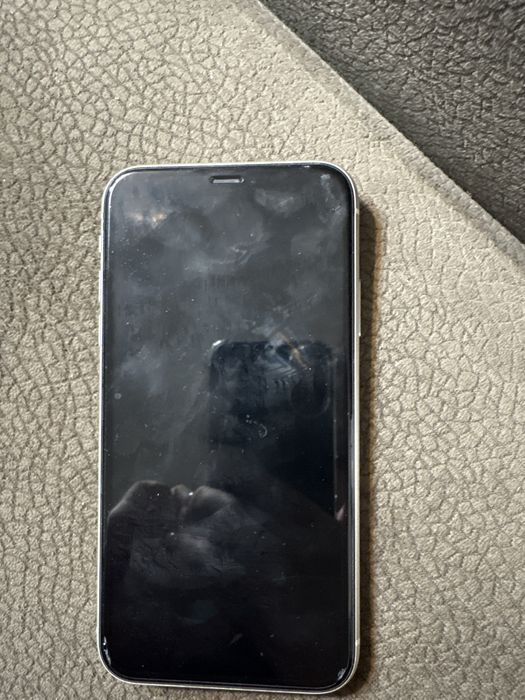 Продам айфон 11 , 64 гб в идеальном состоянии