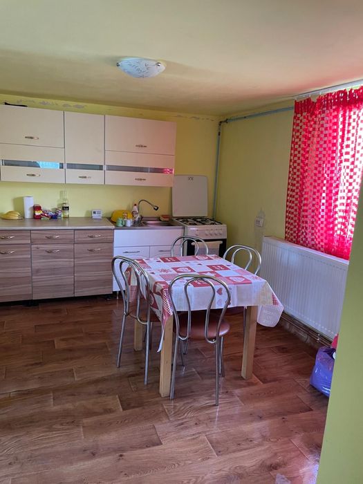 Casă cu 2 camere , teren generos de 1.057 m²