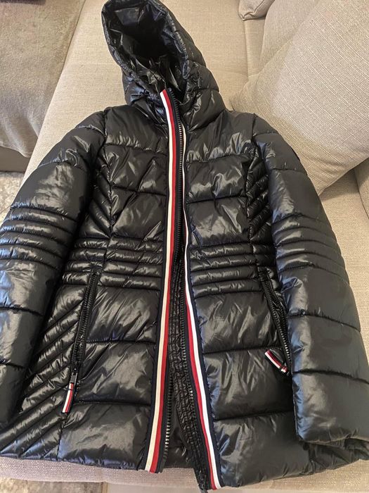 Vând geaca Tommy Hilfiger