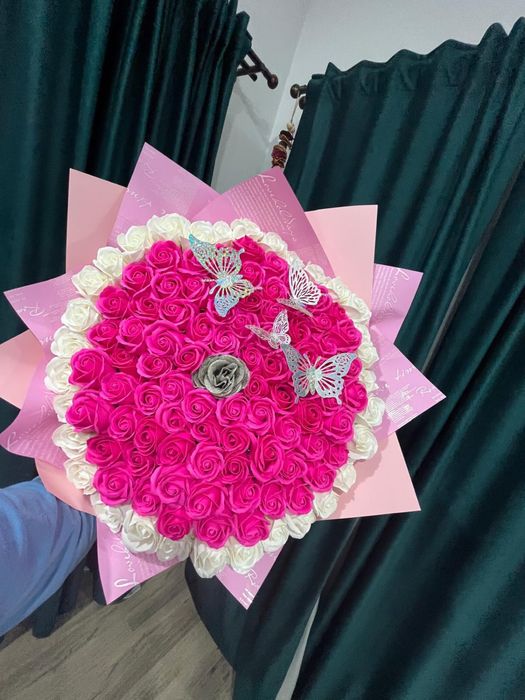 Buchet 101 trandafiri