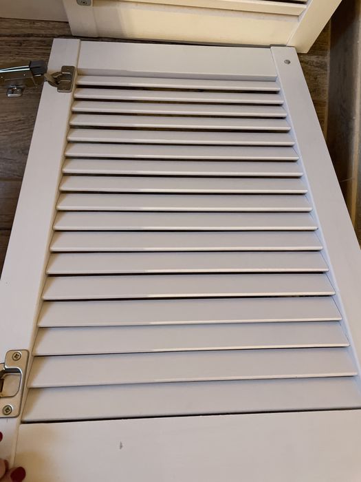 Usi albe lemn masiv cu balamale softclose