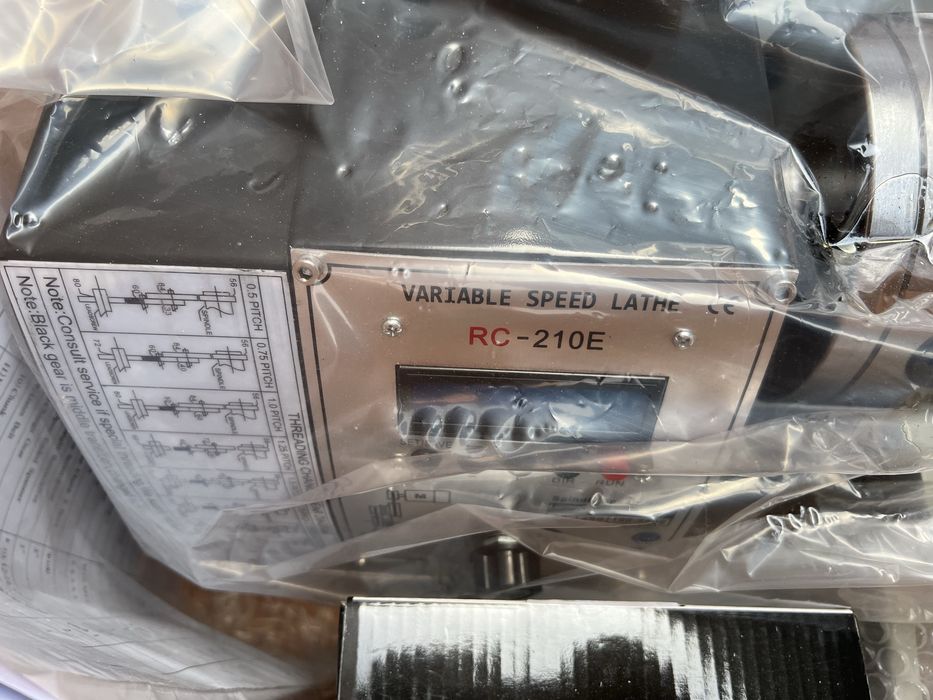 Токарный станок по металлу bench lathe 210 E