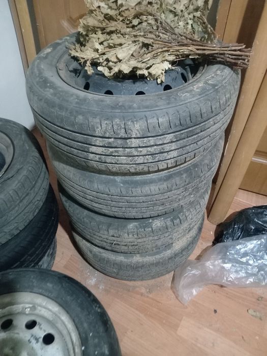 Продам комплект колёс р 15