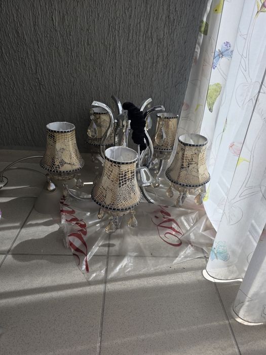 Продам 2 красивые люстры