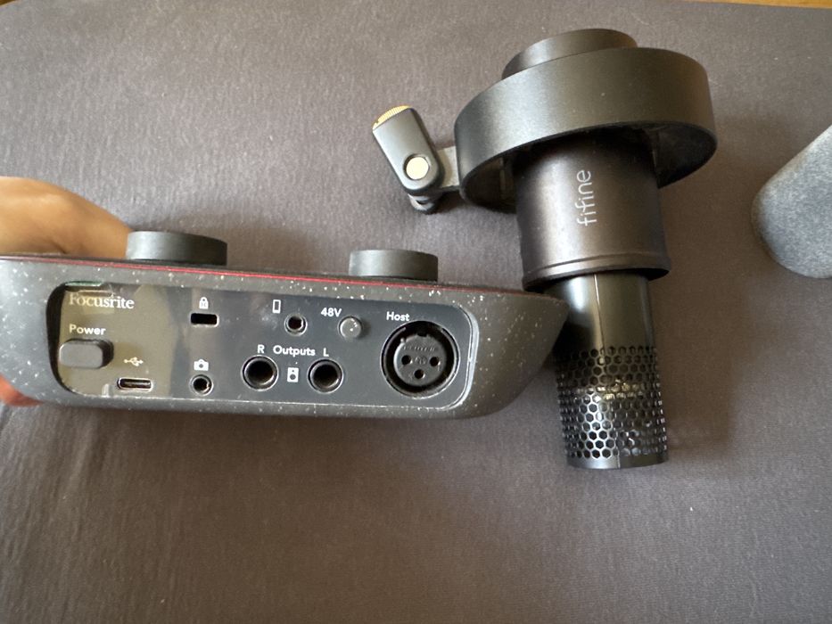 Interfata audio Focusrite vocaster one, Microfon Fifine k688 si brat/boom arm microfon Semnlan