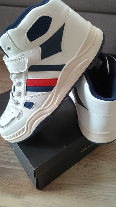 Tommy Hilfiger размер 37