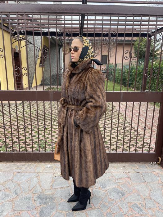 Haina lunga  din blana natural de vizon maro