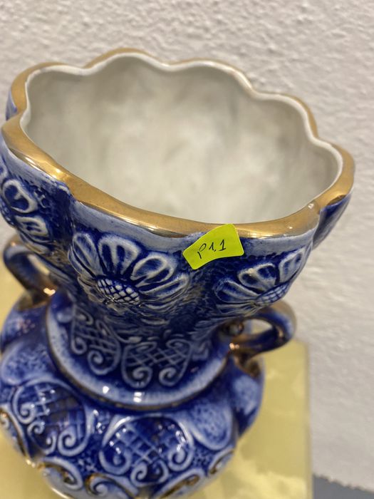 Италианска барокова ваза от порцелан