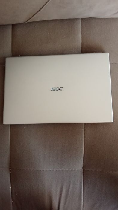 Продам ультрабук Acer Swift SF114-34