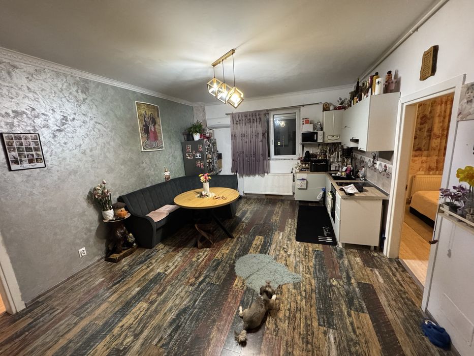 Apartament cu 3 camere