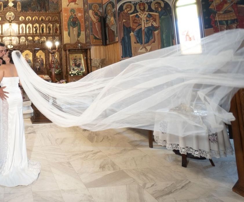 Vand rochita de mireasa stare impecabila