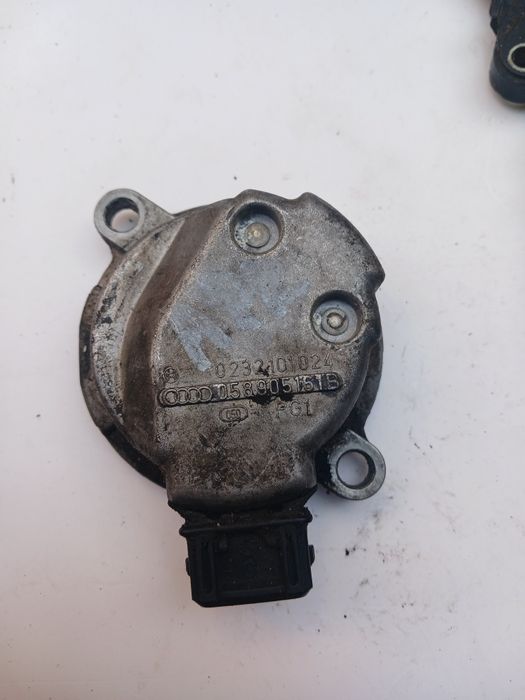 Датчик распредвала Ауди А4 ADR