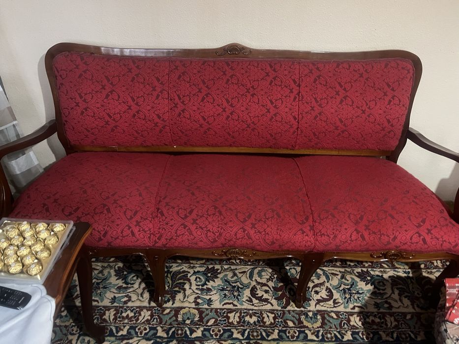 Canapea si 2 fotolii, cu lemn masiv