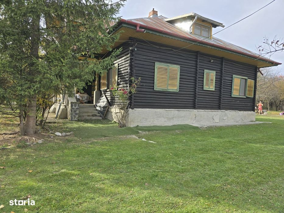 Breaza, Casa de vanzare, 7 camere, teren, livada 3800m², zona centrala